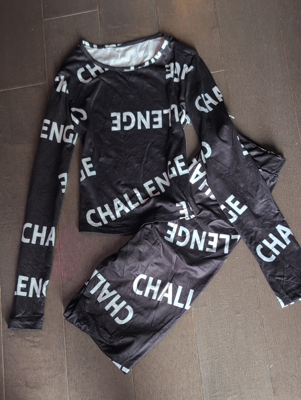 Ladies Black & White Two-Piece Long Sleeve Top & Leggings Set